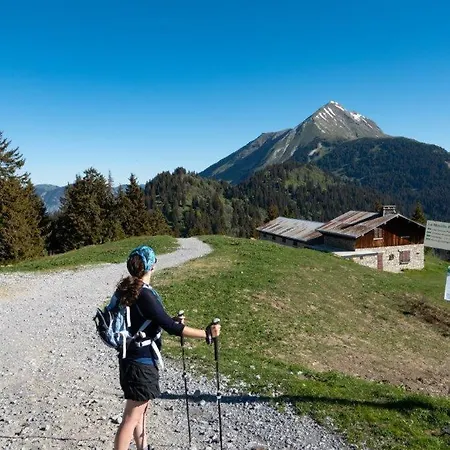 לינה וארוחת בוקר Cannelle 3*